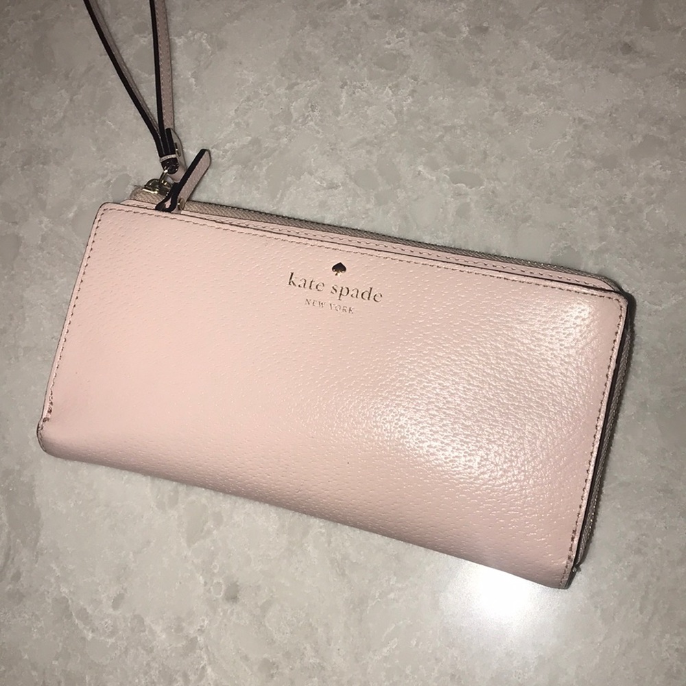 Kate Spade Wristlet in pale pink